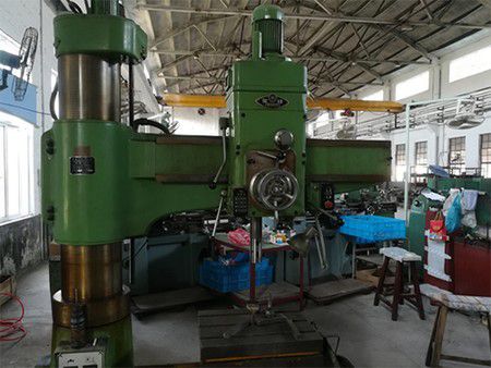 Radial drilling machine